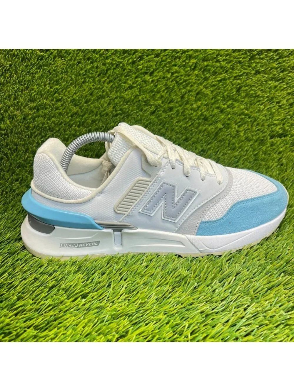 New Balance 997 Womens Size 9.5 White Blue Walking Running Shoes Sneakers